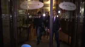 Puigdemont se enfrenta a una euroorden de detención si no se presenta.