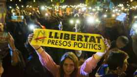 Lágrimas, drama y decepción frente al Parlamento catalán