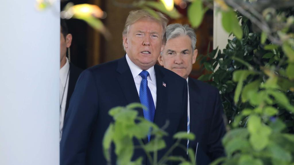 Powell, tras el presidente de EEUU durante la presentación.