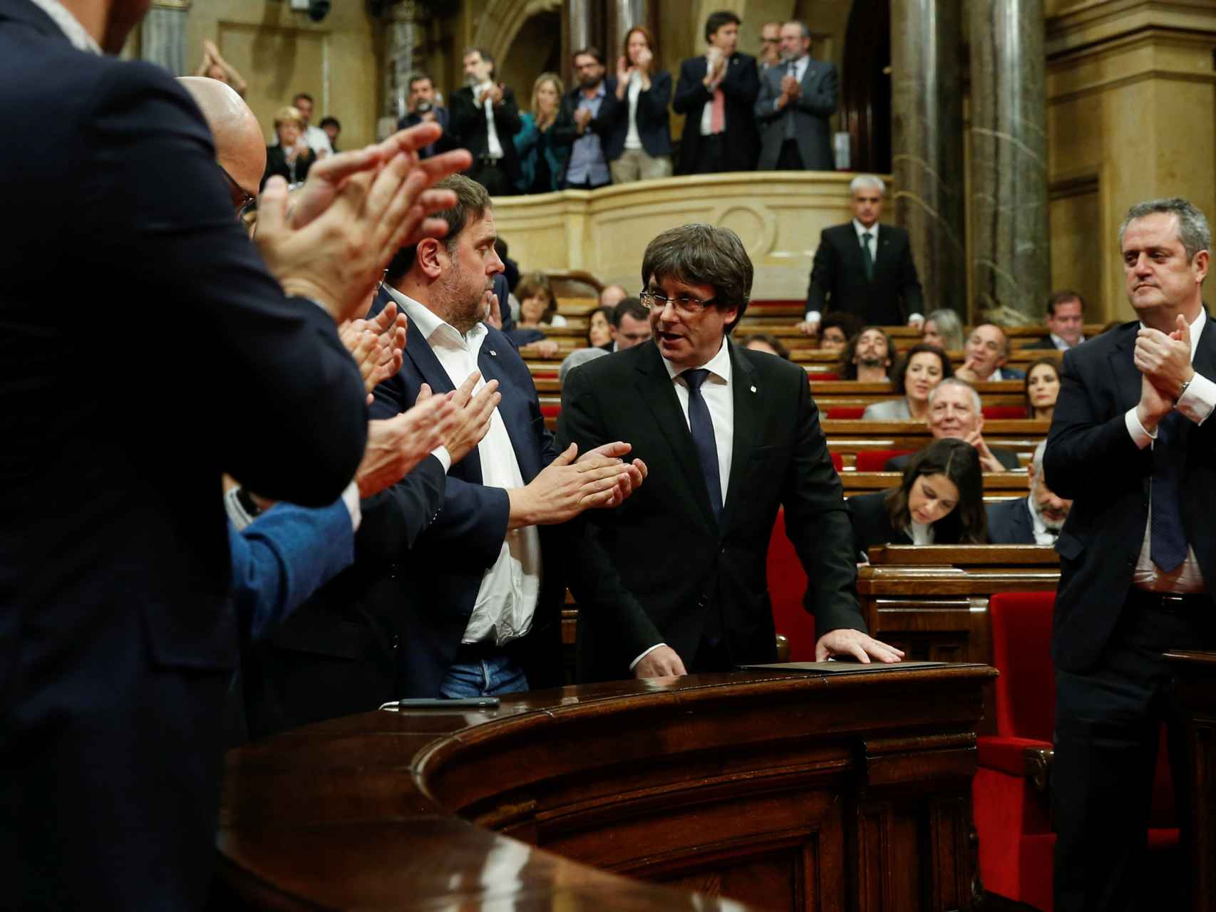 La proclamación de la República catalana y posterior suspensión sorprendió al Gobierno.