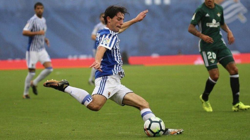 Odriozola, con la Real Sociedad. Foto: Twitter (@gerorulli)