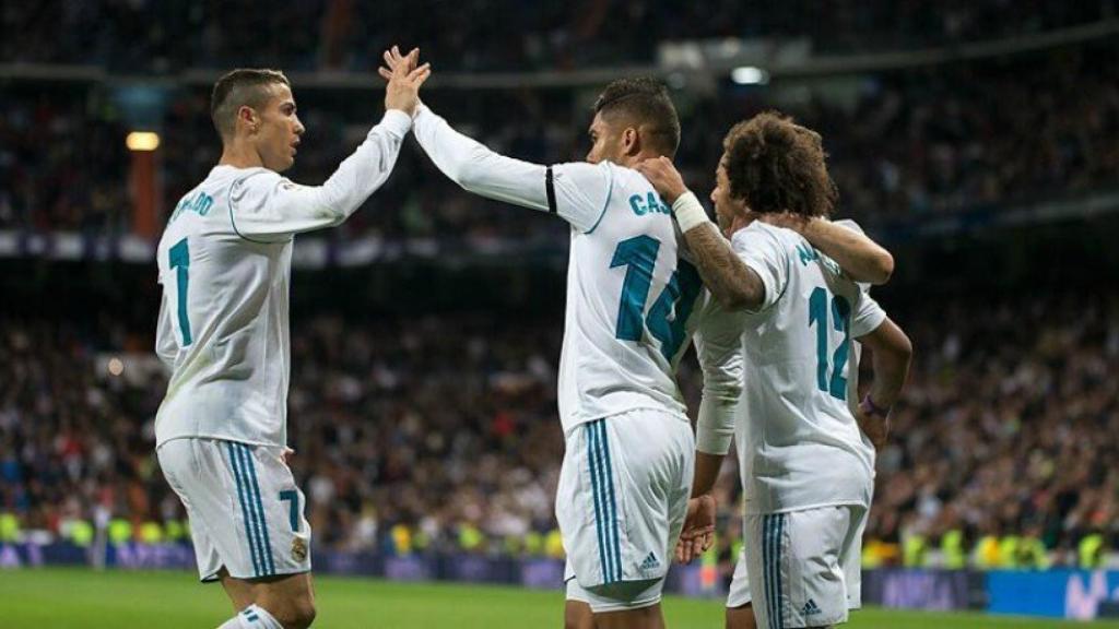 Cristiano celebra con Casemiro el gol del brasileño. Foto: Pedro Rodríguez / El Bernabéu