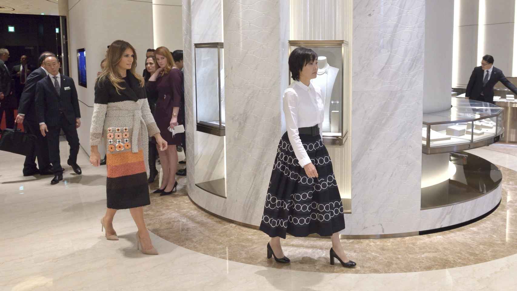 Melania trump y Akie Abe, la mujer del primer ministro japonés.