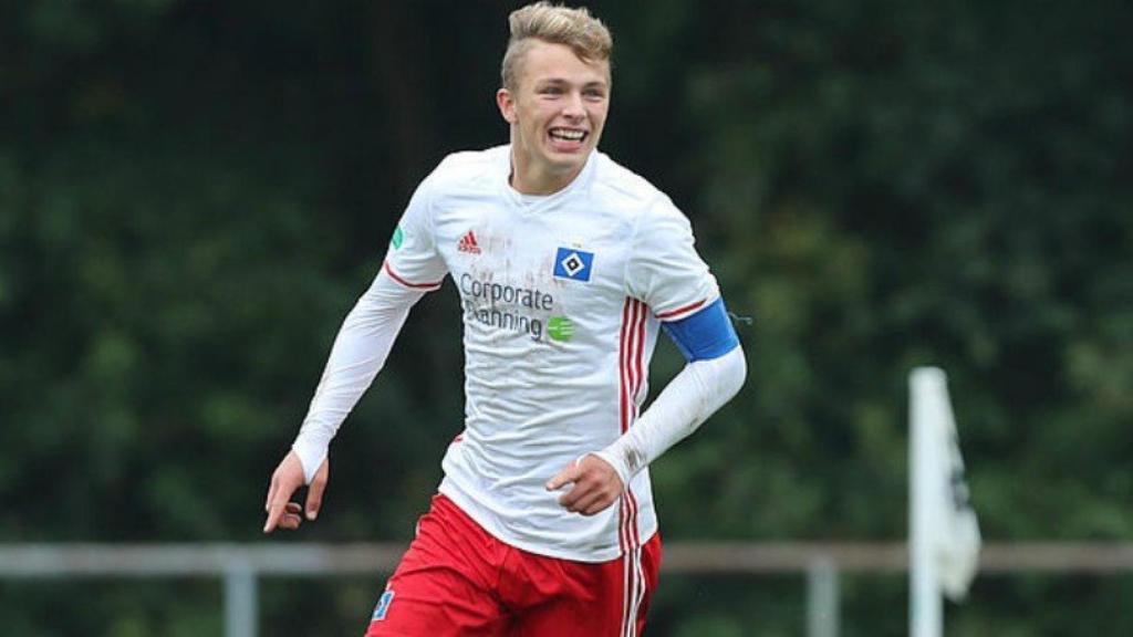 Jann-Fiete Arp con el Hamburgo. Foto: hsv.de