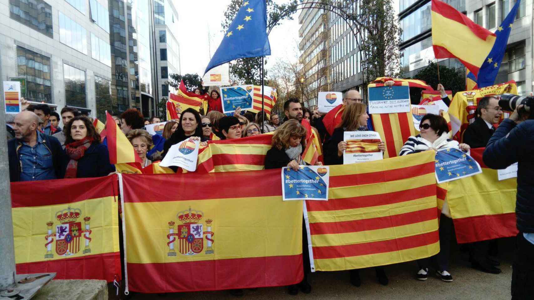 Concentración en Bruselas a favor de la unidad de España.