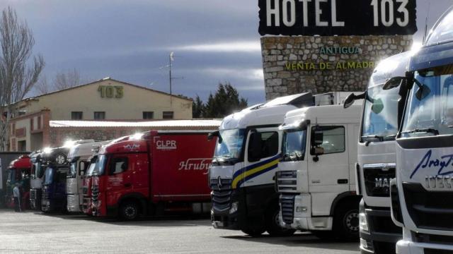 La guía 'Michelin' de los camioneros para comer en la carretera: los 20 mejores