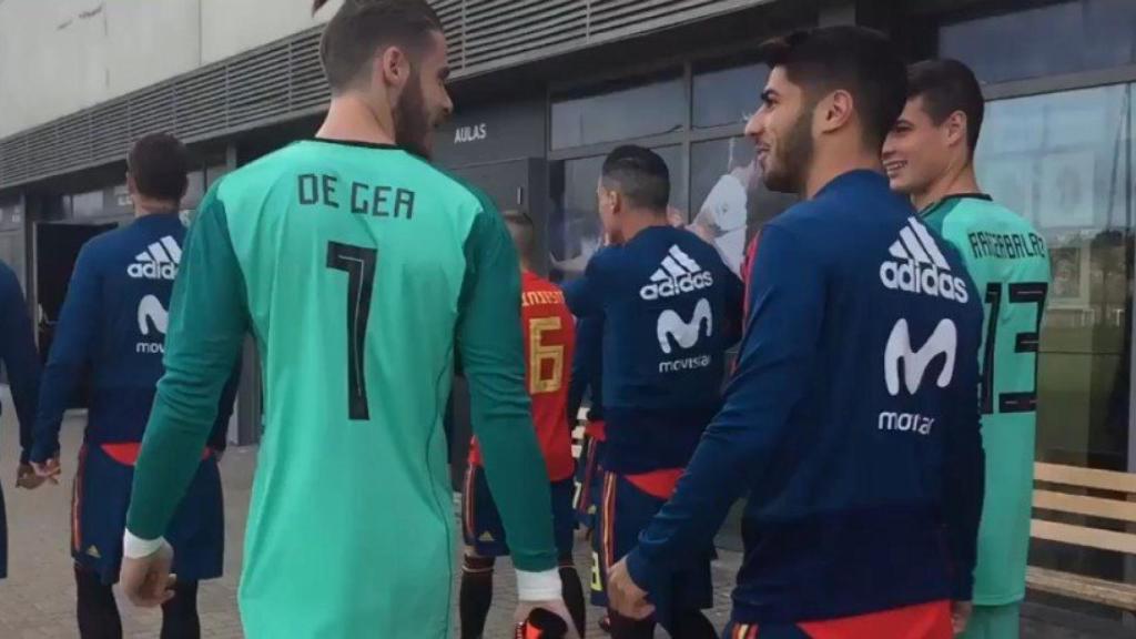 De Gea y Asensio vacilan a Kepa