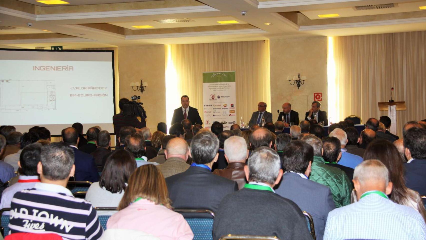 Más de 350 cooperativas de la región se reúnen en Toledo por la 2ª Jornada DICA con el apoyo de Caja Rural CLM 1
