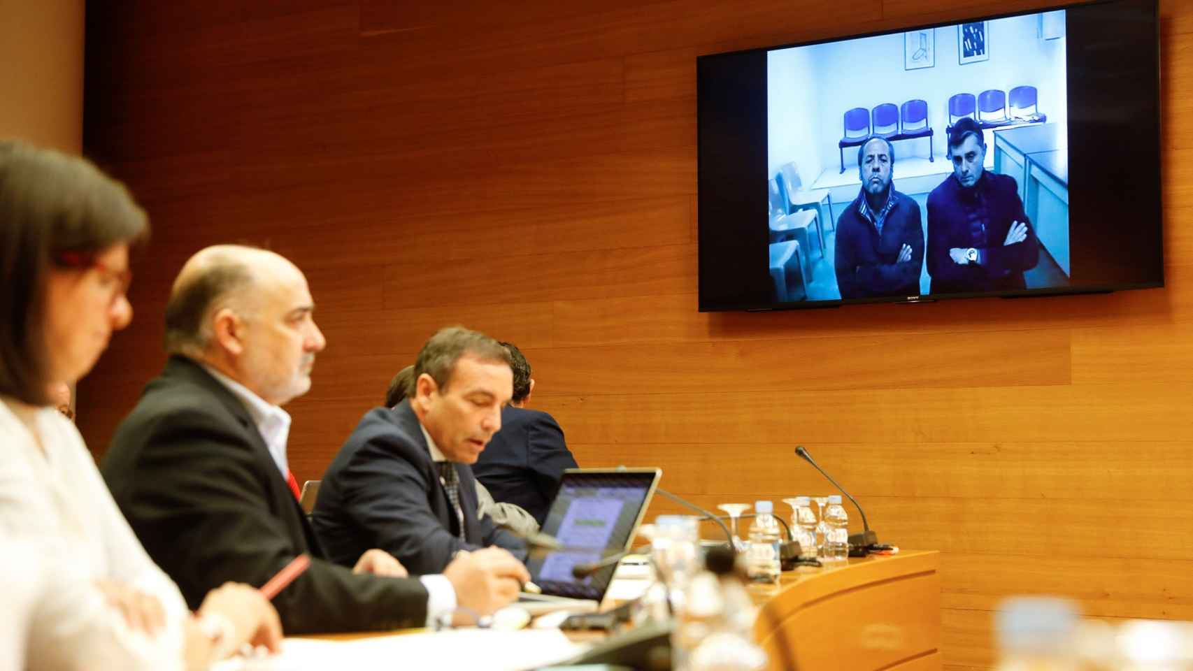 Álvaro Pérez comparece desde la cárcel por videoconferencia ante la comisión de Les Corts Valencianes