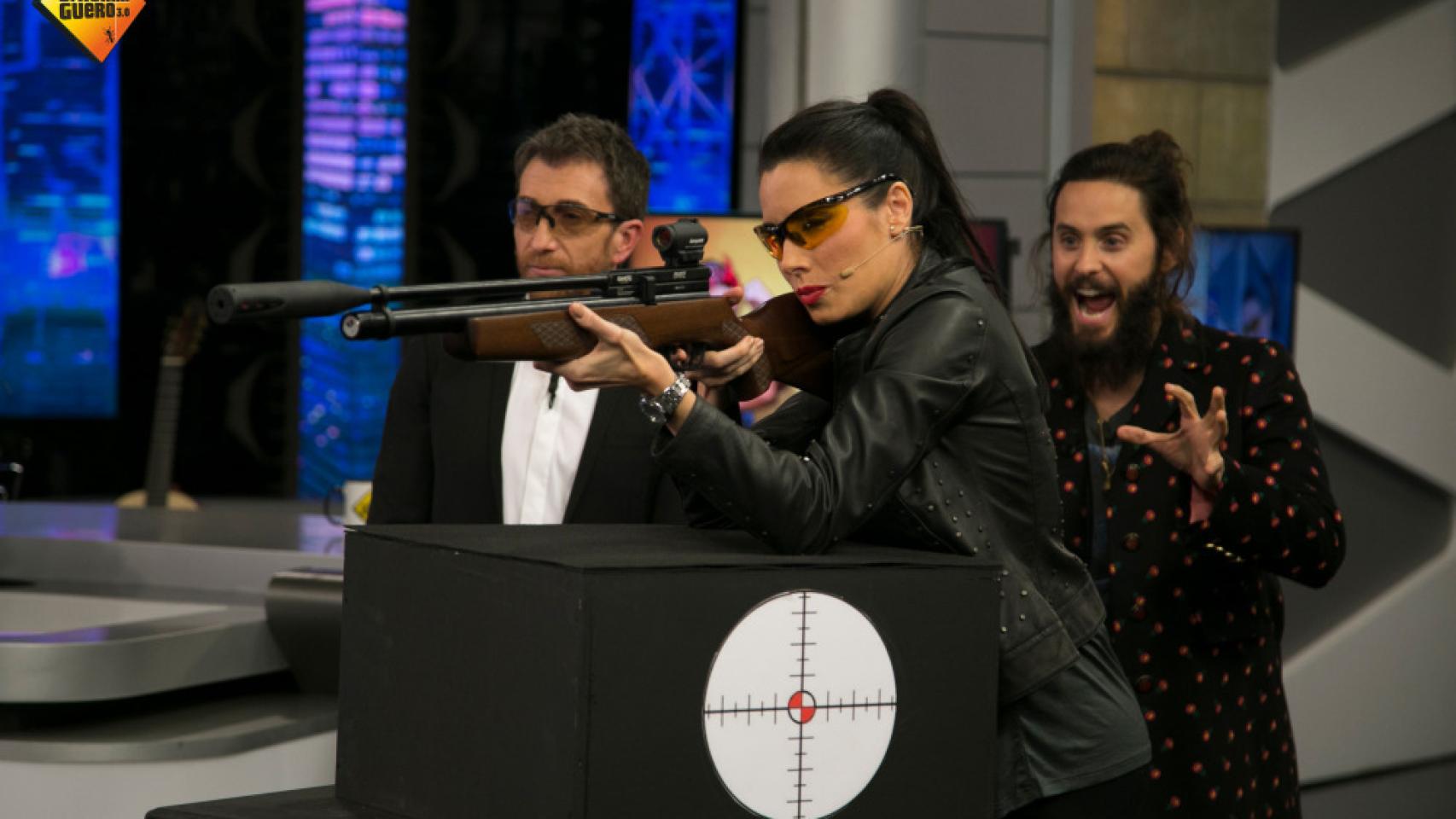 Pilar Rubio se convierte en tiradora en su nuevo reto en 'El hormiguero'