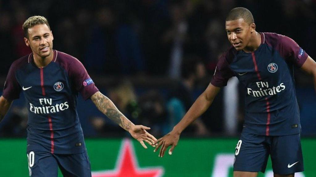 Mbappé y Neymar, en la victoria ante el Bayern. Foto: Twitter (@PSG_inside)