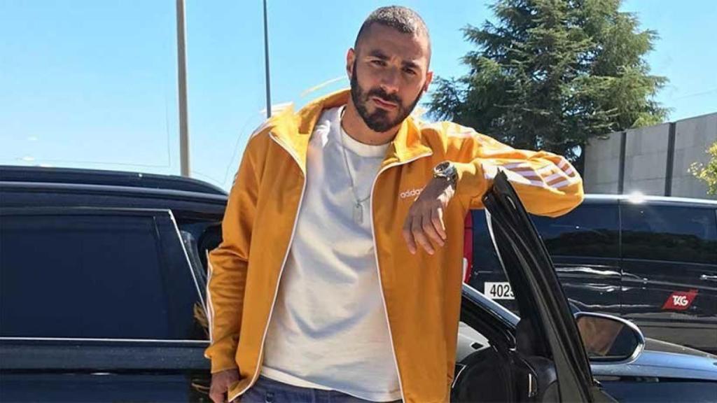 Karim Benzema, con uno de sus múltiples coches