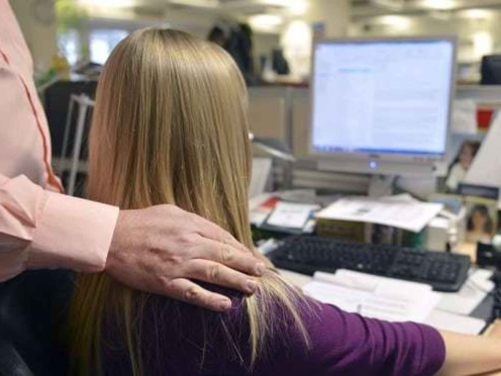 Más de la mitad de empleados de la industria del libro de Reino Unido ha sufrido acoso sexual.