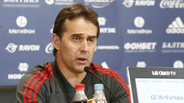 Lopetegui, en rueda de prensa con la Selección. Foto. sefutbol.com