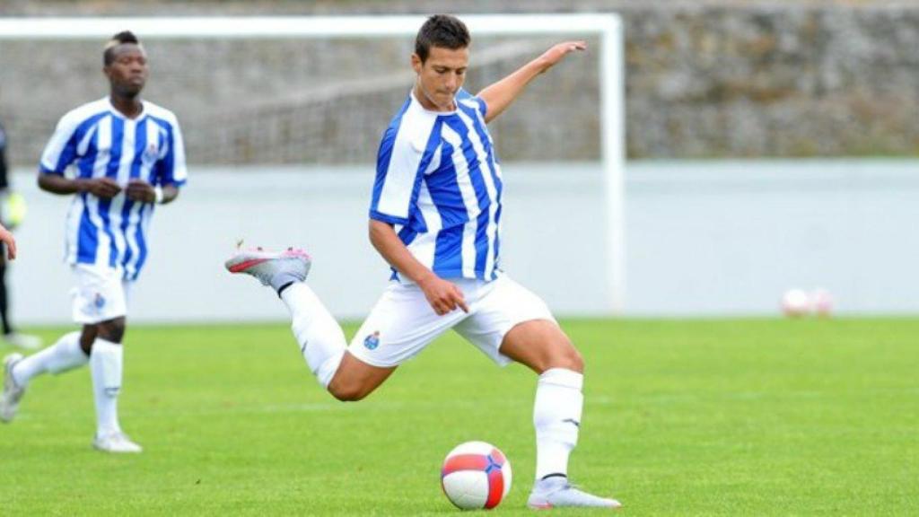 Diogo Dalot con el filial del Oporto. Foto: fcporto.pt