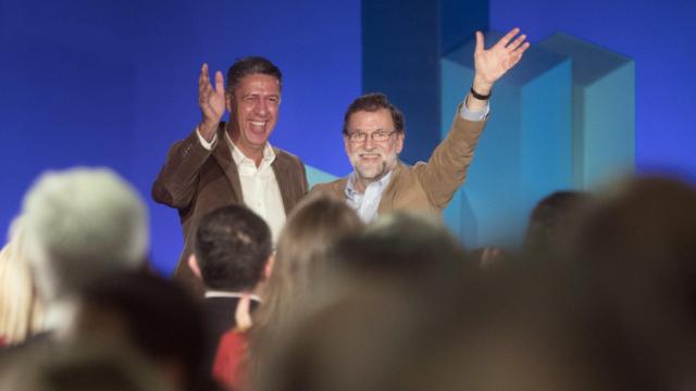 El presidente del Gobierno, Mariano Rajoy, con el líder del PPC, Xavier García Albiol.