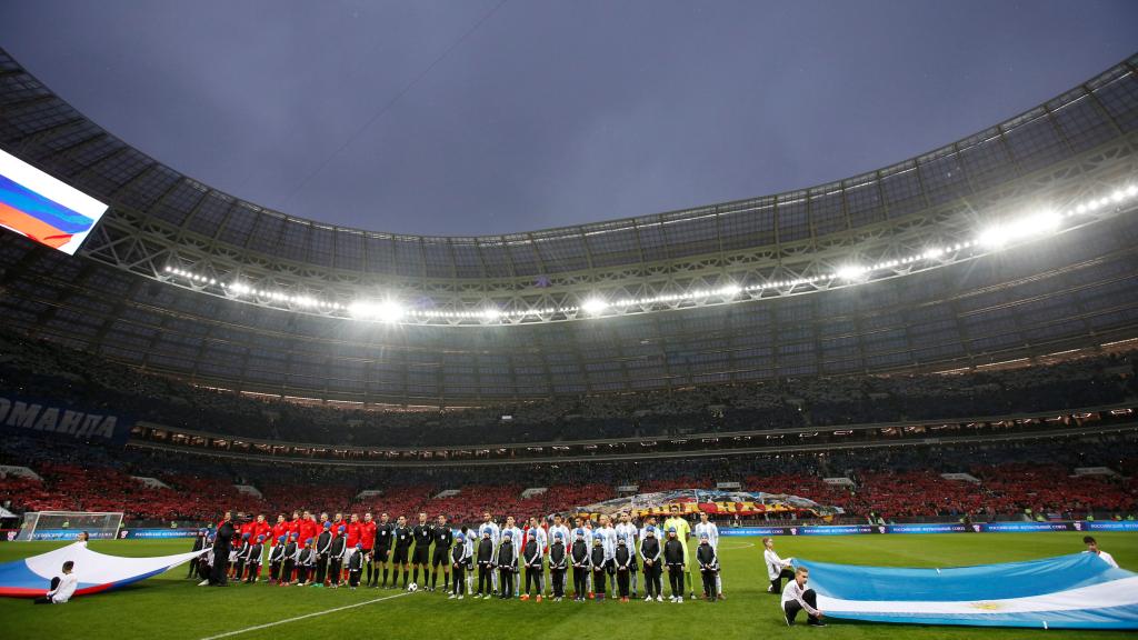 El estadio Luzhniki, lugar de la inauguración y final, durante su reinauguración con el amistoso Rusia - Argentina.