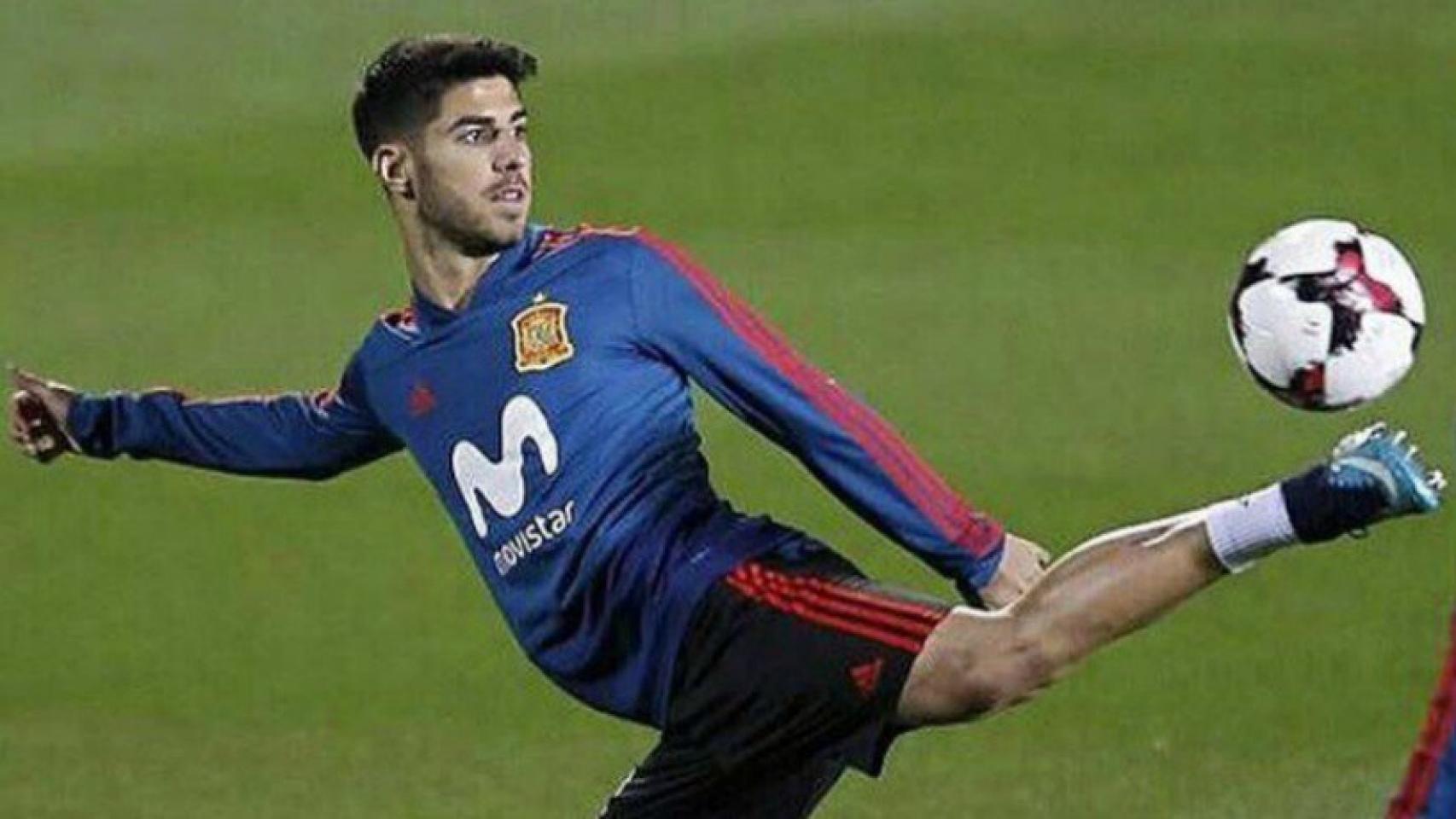 Asensio entrena con la Selección. Foto Twitter (@marcoasensio10)