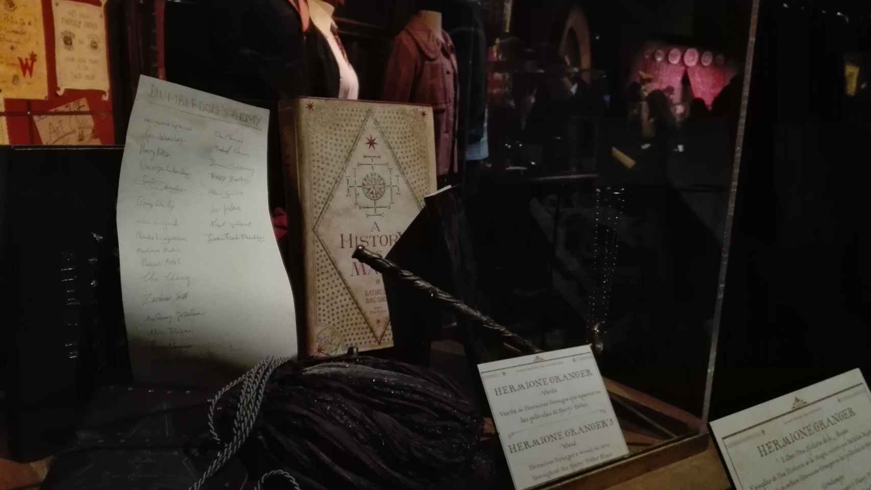 Objetos de Hermione Granger en la exposición de Harry Potter
