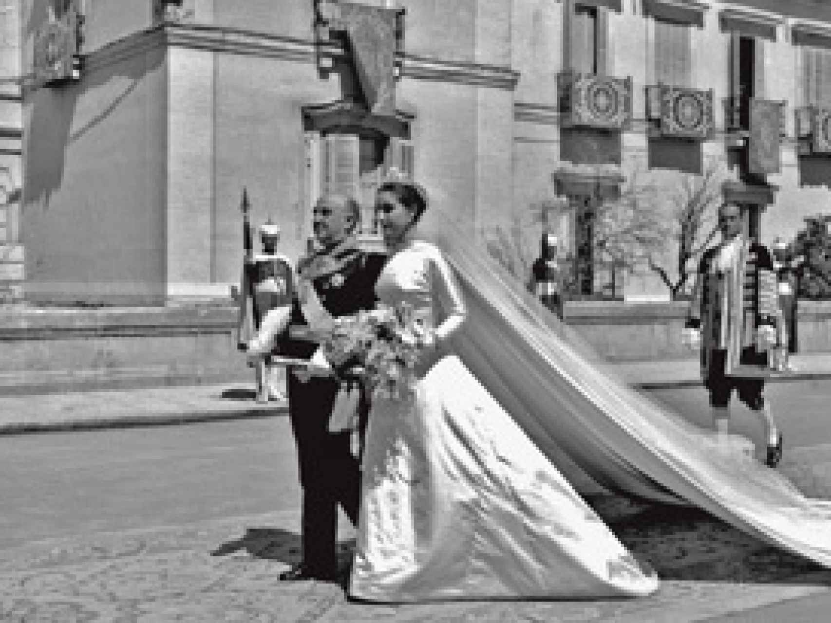 Franco acompaña a su hija en el día de su boda.