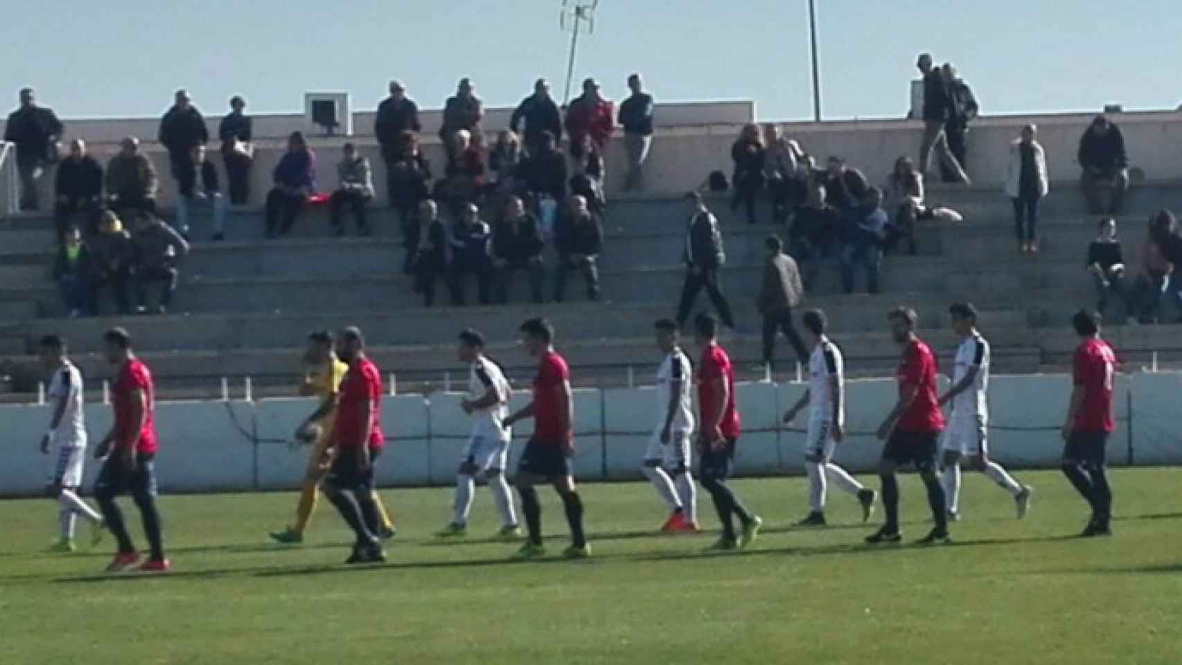Villacañas y Albacete B saliendo al terreno de juego. Foto: CD Villacañas