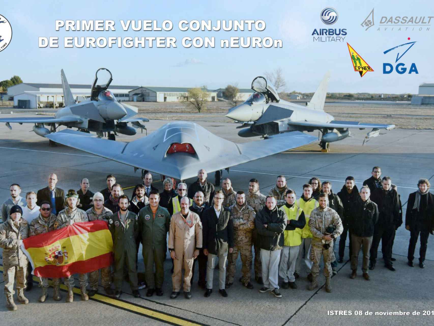 Miembros de la empresa española Airbus, pilotos del Ejército del Aire y representantes del centro de Ensayos en Vuelo de la Dirección General de Armamento francesa y el operador de Dassault.