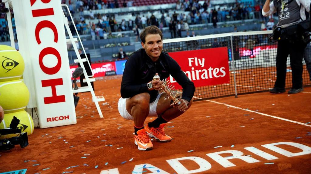 Nadal, con su título de campeón del Mutua Madrid Open de 2017