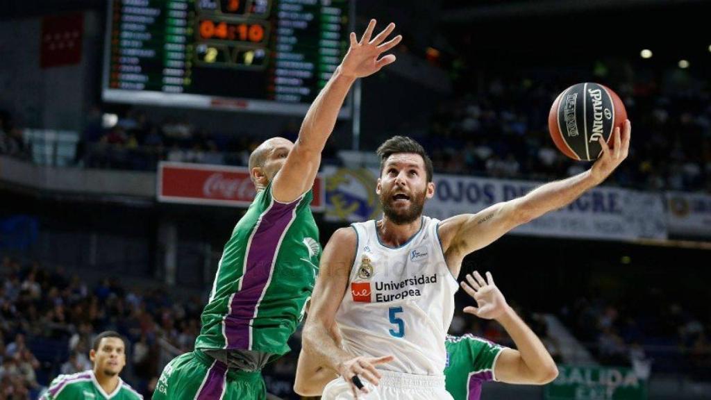 Rudy Fernández intenta anotar frente al Unicaja.