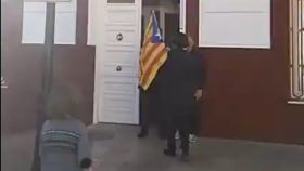 Puigdemont se entrega a la Policía Local de Tomelloso, pero de broma