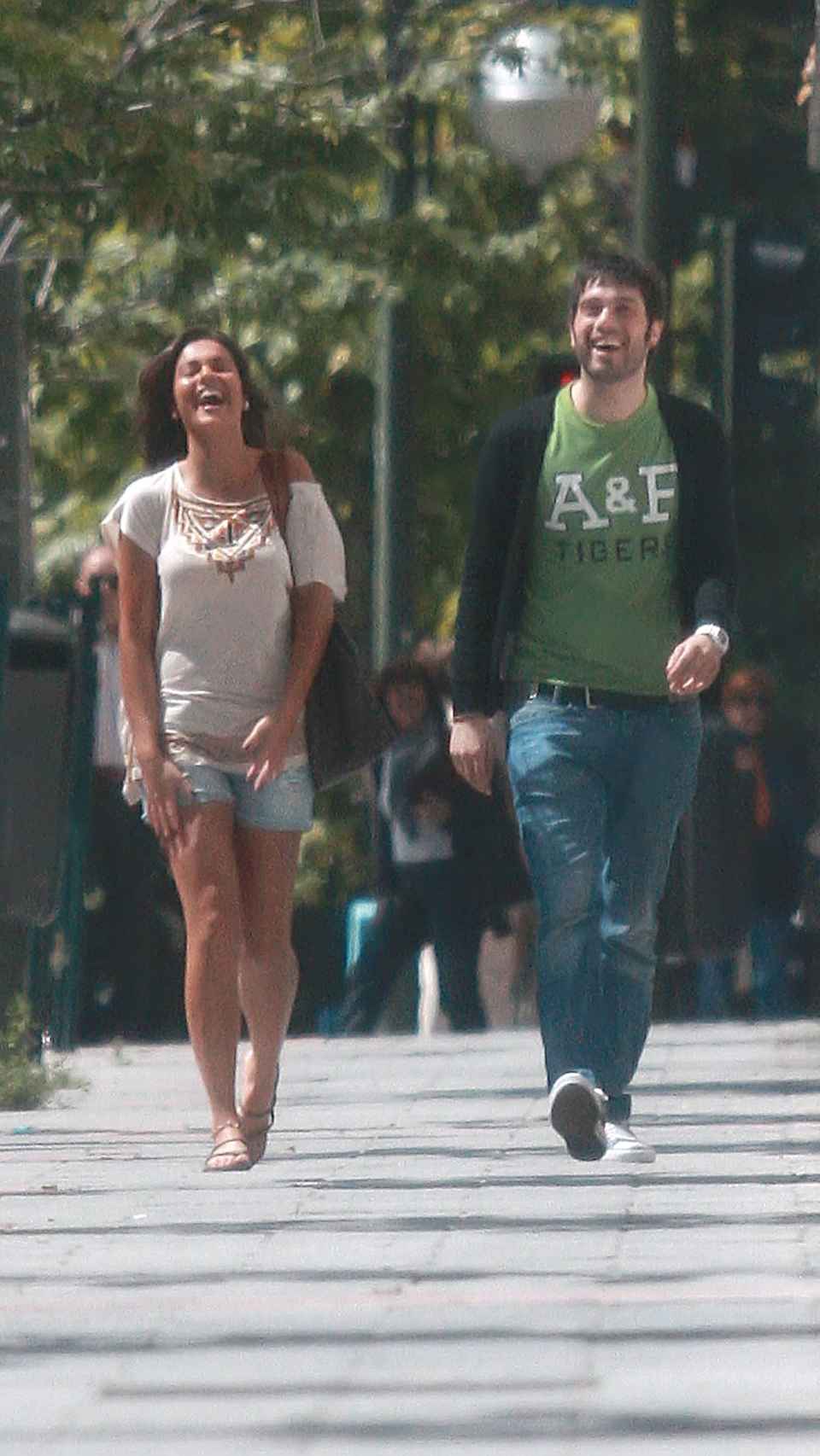 Lara y Dani paseando en 2011