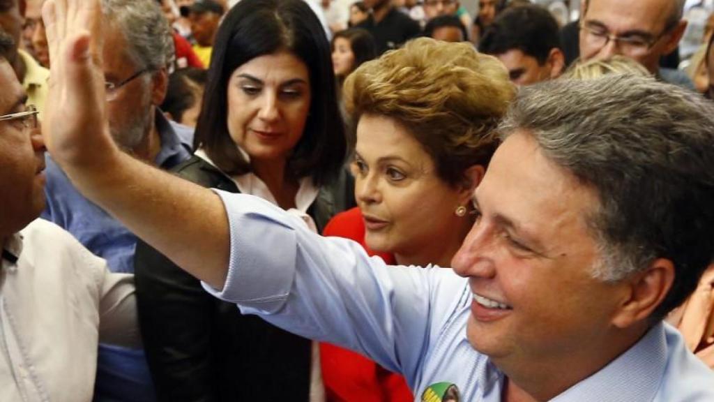 Anthony Garotinho anda junto a la presidenta Dilma Rousseff en Rio de Janeiro.