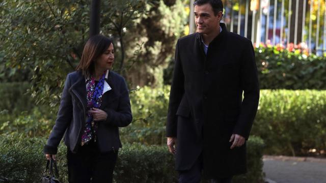 Margarita Robles, junto a Pedro Sánchez este martes en Madrid.