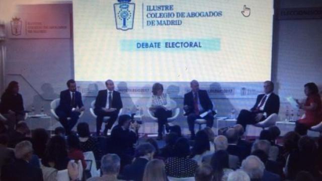 Imagen del debate de los candidatos a decano del Colegio de Abogados