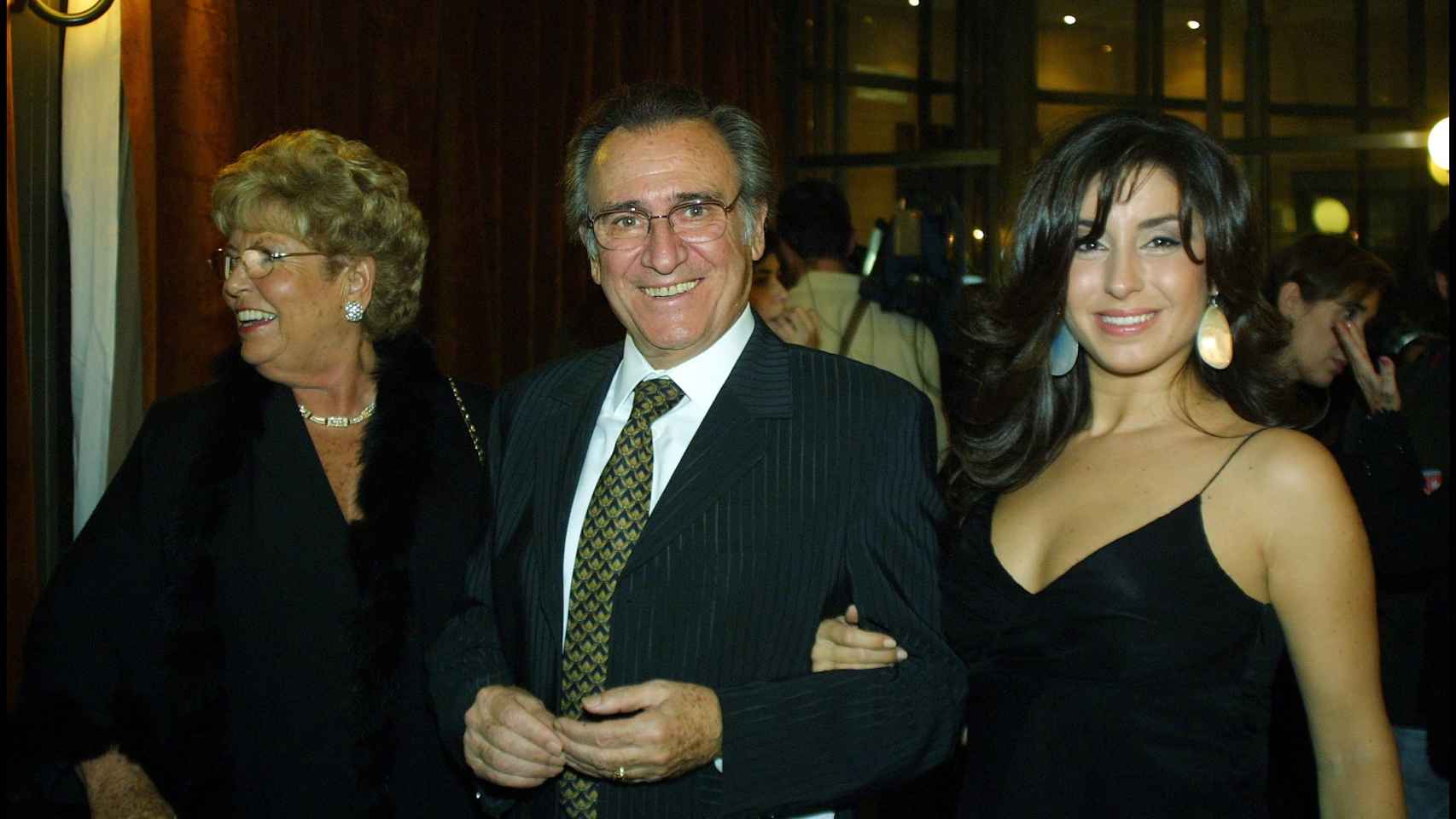 Vanessa junto a su madre Anita Marx y Manolo Escobar
