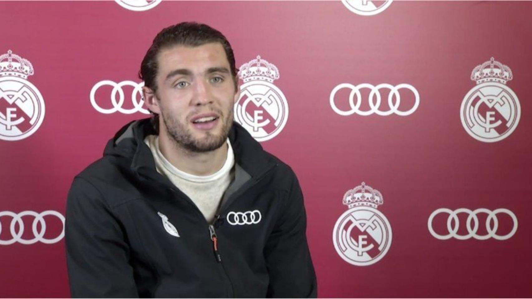 Kovacic, durante la entrega de los Audi a la plantilla