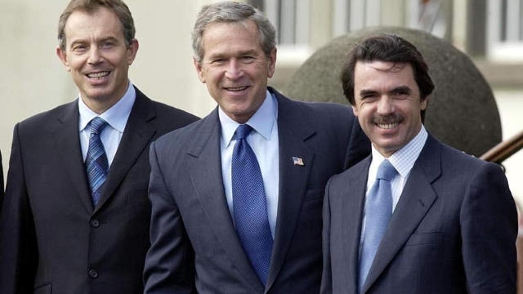 De izquierda a derecha, Tony Blair, George Bush y José María Aznar