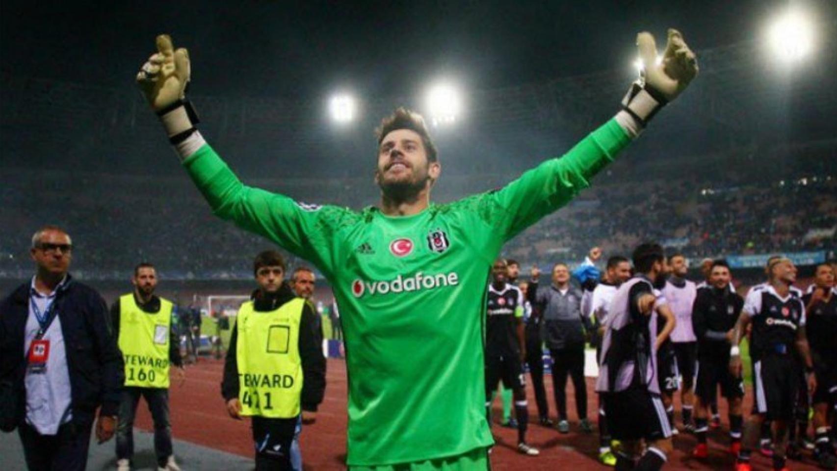 Fabricio celebrando el triunfo con el Besiktas. Foto: Twitter (@besiktas).