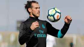 Control con el pecho de Bale en el entrenamiento