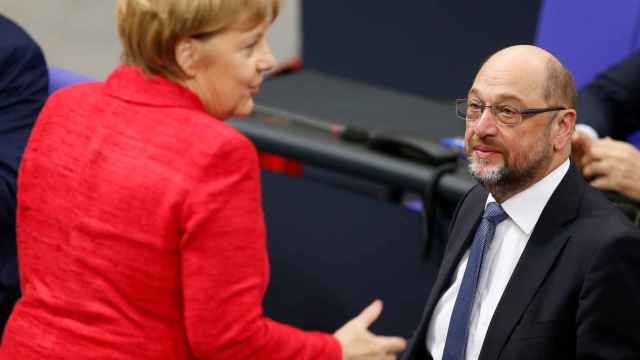 Merkel, junto a Schulz la pasada semana en el Parlamento.