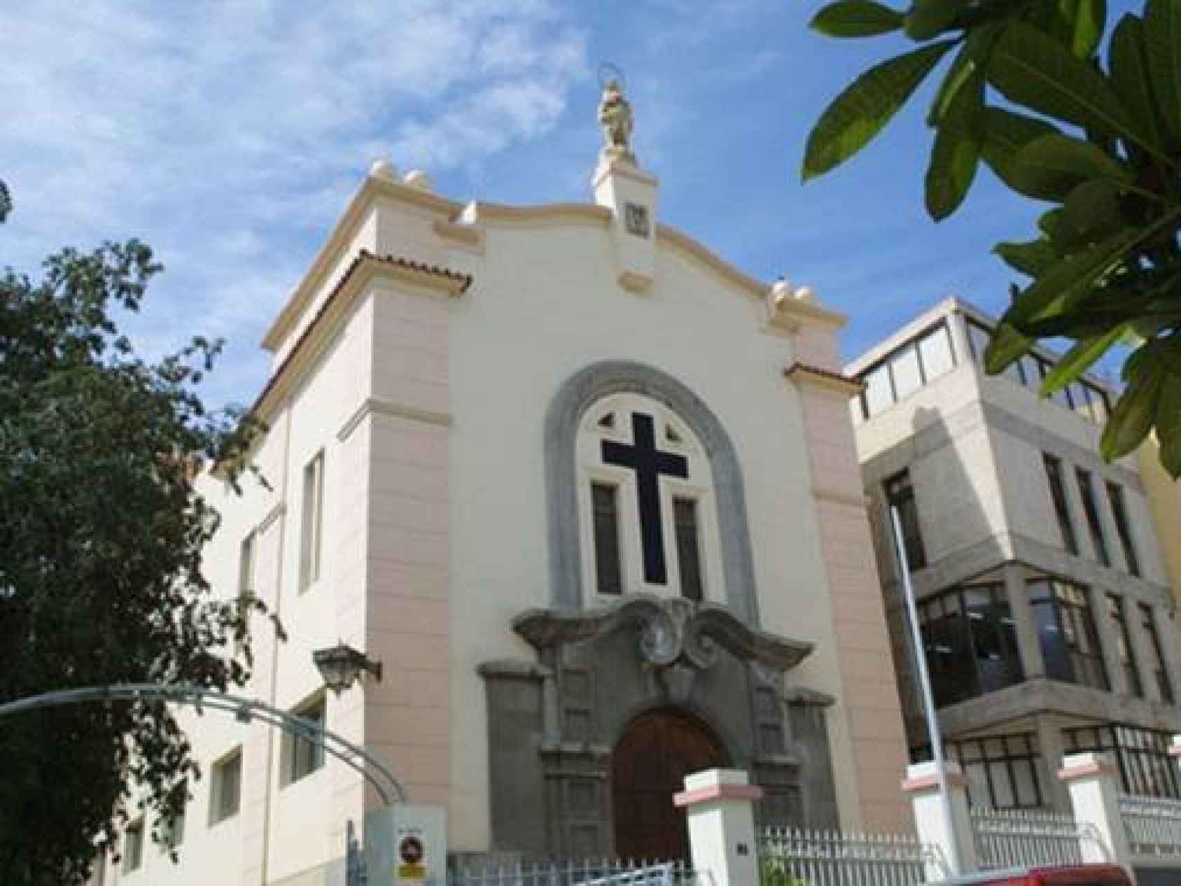 Fachada del colegio Pureza de María de Santa Cruz de Tenerife.