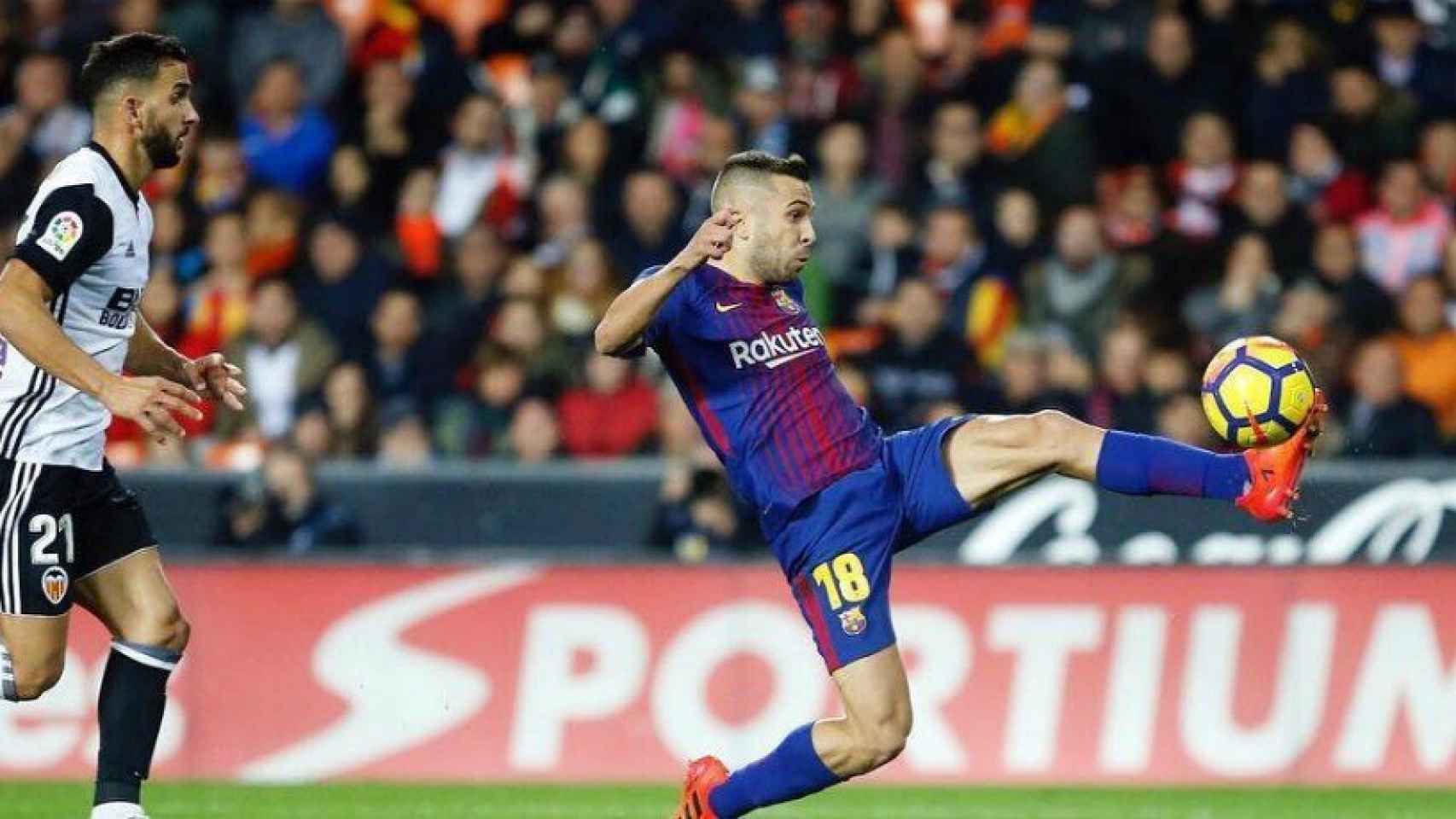 Jordi Alba marcando gol al Valencia. Foto. Instagram (@jordialbaoficial)