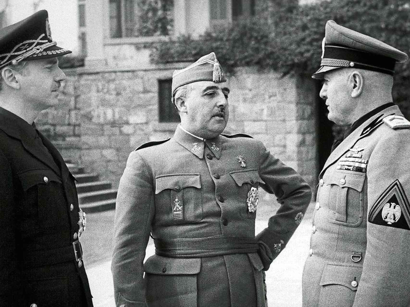 Serrano Suñer, creador del tribunal represor, Francisco Franco y Benito Mussolini.