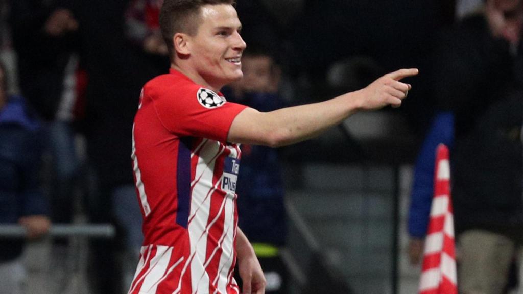 Gameiro celebra su gol a la Roma en Champions.