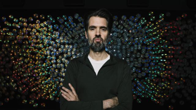 Image: Daniel Canogar traduce la sociedad digital