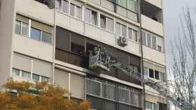 Un fallecido y 23 intoxicados leves en un incendio de una vivienda en Madrid