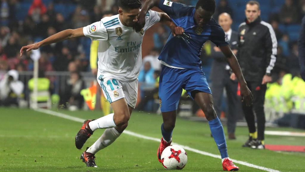 Achraf en el encuentro ante el Fuenlabrada.