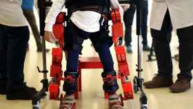 Jens, uno de los niños que probará el exoesqueleto.