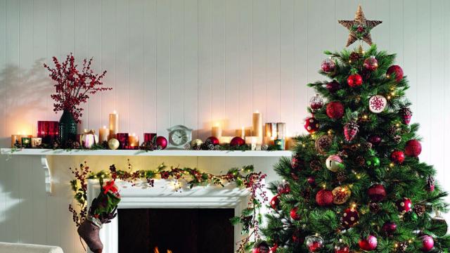 El árbol de Navidad es la estrella de la casa en estas fechas.