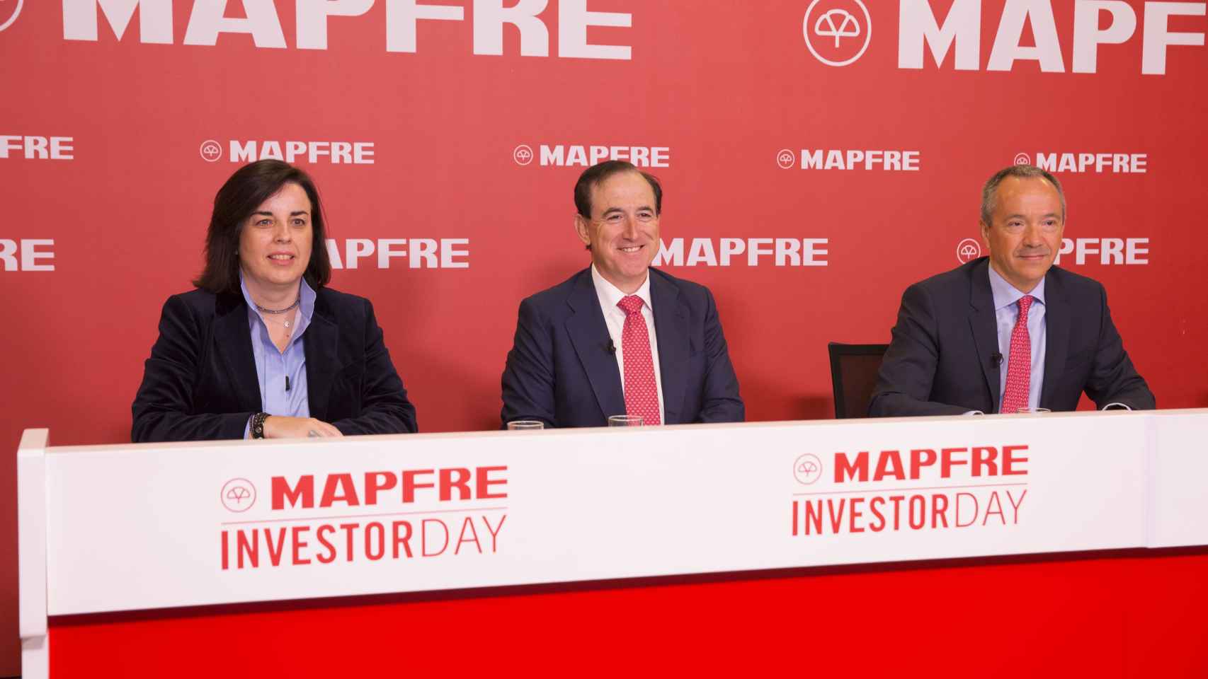 Antonio Huertas, presidente de Mapfre, junto a su equipo en el Investor Day de la caseguradora.