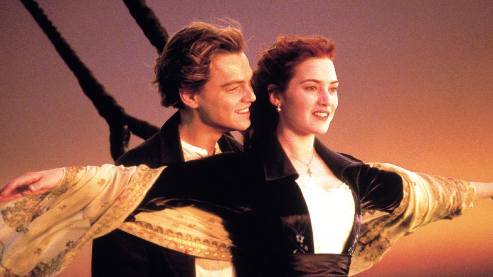 Leonardo DiCaprio y Kate Winslet en Titanic.